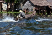 MOTORISED SAMPAN ON THE MEKONG