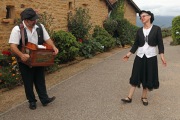 FESTIVAL SINGING IN THE VILLAGE OF OIGNT