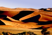 SWEEPING DUNES AT SOUSSEVLEI