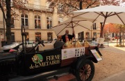 ICECREAM SELLER PARIS