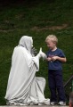 MONTMARTRE HANDSHAKE